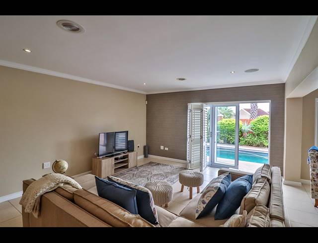 3 BEDROOM TOWNHOUSE RENTED IN SOUTH END